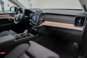 Volvo XC90 Plus, T8 Plug-in Hybrid, Elektrisch/Benzi Bild 8