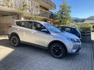 Toyota Rav 4 Geländewagen Bild 7