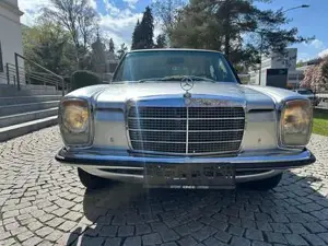 Mercedes-Benz W Bild 2