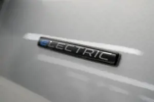 Mercedes-Benz eVito 129 Tourer PRO Lang Navi KlimaA SpurH LED Bild 5