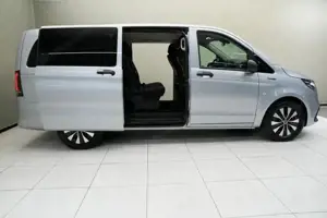 Mercedes-Benz eVito 129 Tourer PRO Lang Navi KlimaA SpurH LED Bild 12