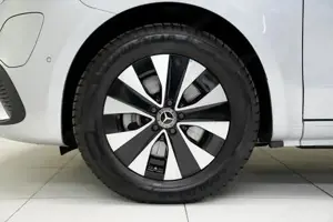 Mercedes-Benz eVito 129 Tourer PRO Lang Navi KlimaA SpurH LED Bild 4