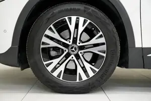 Mercedes-Benz GLA 200 d 4MATIC W-Paket KAM SpurH FLA el.Heck Bild 7