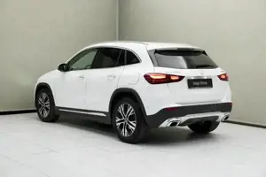 Mercedes-Benz GLA 200 d 4MATIC W-Paket KAM SpurH FLA el.Heck Bild 4