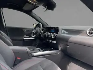 Mercedes-Benz GLA 200 Bild 8