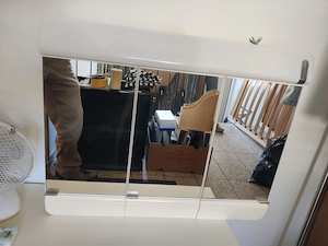 Spiegelschrank zu verschenken