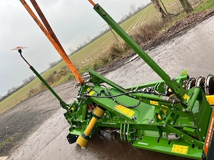 KG 3001 Spezial Amazone, Kreiselgrubber Kerner Crackerwalze Bild 4