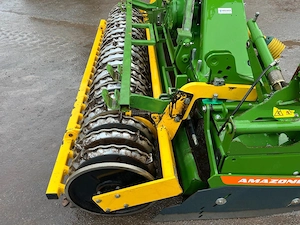 KG 3001 Spezial Amazone, Kreiselgrubber Kerner Crackerwalze Bild 3