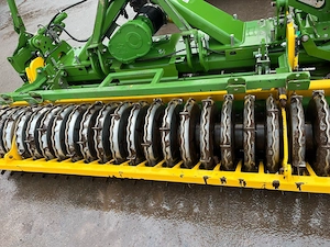 KG 3001 Spezial Amazone, Kreiselgrubber Kerner Crackerwalze Bild 2