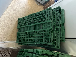 10 große Plastikkisten
