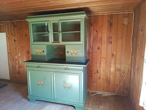 Alter Kasten (Kredenz) Bild 2