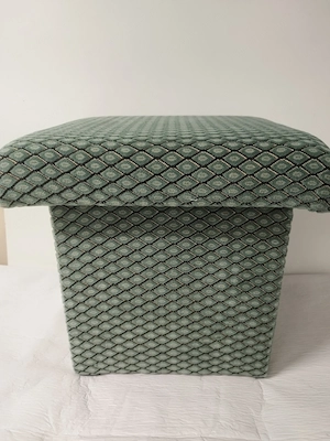Handgefertigter Sitzhocker mit stauraum 40x40x40 - unikat 