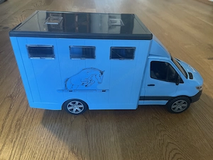 Bruder MB Sprinter Pferdewagen Bild 4