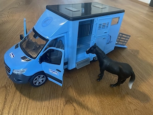 Bruder MB Sprinter Pferdewagen