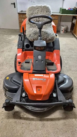Husqvarna R418 TS AWD Bild 2