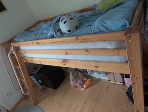 Kinderhochbett Vollholz gegen kleines Taschengeld für unsere Tochter zu verschenken Bild 2