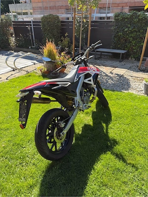 Aprilia SX 50  Bild 2