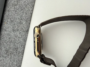 Apple Watch Series 12 GPS + Cellular, 42 mm Titangehäuse Brillantgold, Milanaise Armband Dunkelbronz Bild 3