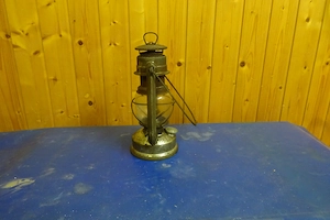 Alte Sturmlaterne zum abentliechen Spaziegang Bild 3