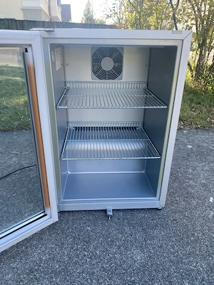 Red Bull Minikühlschrank voll funktionsfähig Bild 2