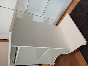 Kompakter Computertisch   Schreibtisch in Weiß   mit Tastaturauszug & Rollen Bild 2