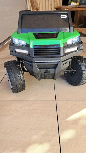Kinder Elektroauto 