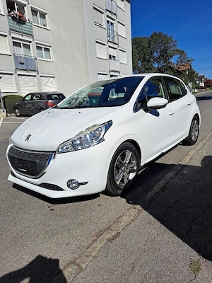 Peugeot  208 Bild 2