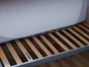 Einzelbett mit Matratze  Bild 2