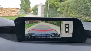 Gepflegtes Fahrzeug und hochwertiger Comfort+ Ausstattung (Bose, Memory-Sitz , 360  Kamera...) Bild 2