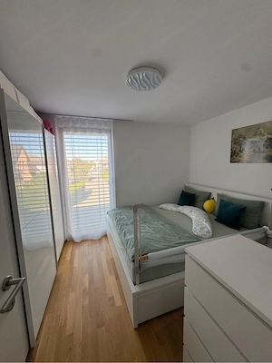 Großräumige Wohnung mit Balkon, Keller und Tiefgaragenstellplatz zu vermieten! Bild 5
