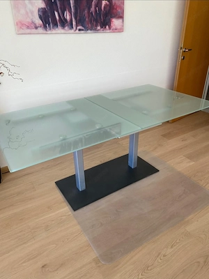 Ausziehbarer Esstisch aus Glas Bild 2