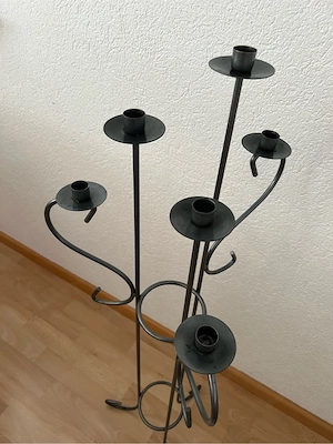 Kerzen und Blumenständer Bild 5