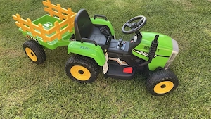 Traktor mit Akkumulator in ausgezeichnetem Zustand. Bild 2
