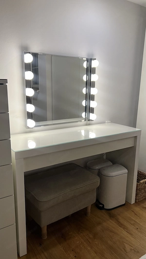 IKEA MALM Schminktisch mit Spiegel & LEDSJÖ Beleuchtung Bild 5