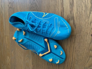 Nike fussbal Schuhe Gr 37,5 Bild 2