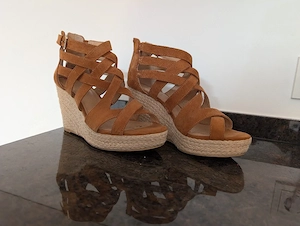 Sandalen von s.Oliver mit Keilabsatz in der Größe 40 Bild 2