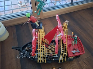 Playmobil Piratenschiff + Figuren Bild 2