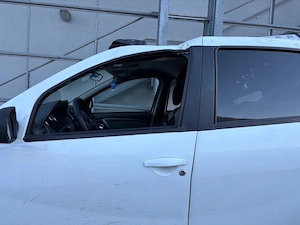 Dacia Duster 4x4 - Unfallfahrzeug Bild 6