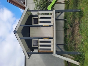 Spielhaus mit Rutsche Bild 2