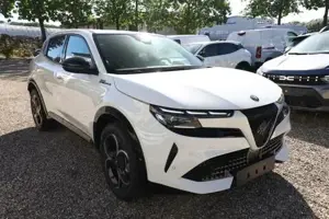 Alfa Romeo Junior SPORT SPECIALE Ibrida Q4 TechP 18'LM Navi 100 k... Bild 2