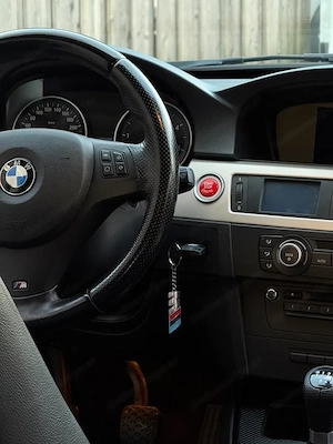 BMW 3er-Reihe 330d X-Drive Kombi   Sleeper Bild 4