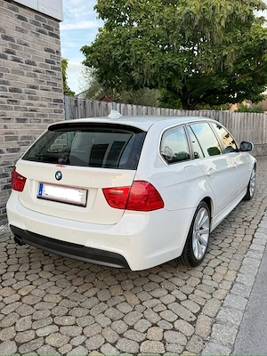 BMW 3er-Reihe 330d X-Drive Kombi   Sleeper Bild 3