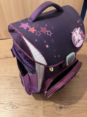 Schultasche mit Zubehör Bild 4