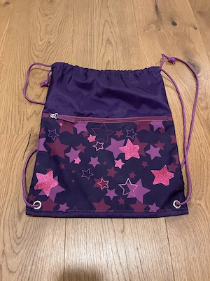 Schultasche mit Zubehör Bild 2