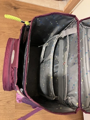 Schultasche mit Zubehör Bild 7