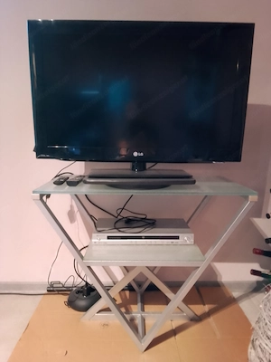 Stylisches, zeitloses TV Regal aus Metall & satiniertem Glas Bild 2