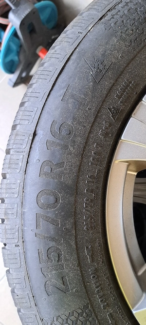 Winterreifen 215 70 R16 Bild 2