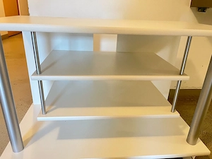 Schönes Fernsehkästchen auf Rollen Bild 2