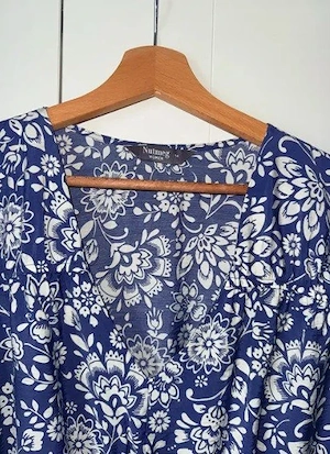 Neues Damenkleid Bild 4