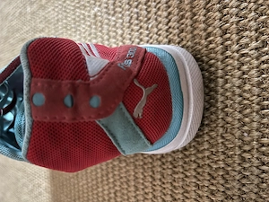 Puma Socken + Sport-BH + Schuhe Bild 4